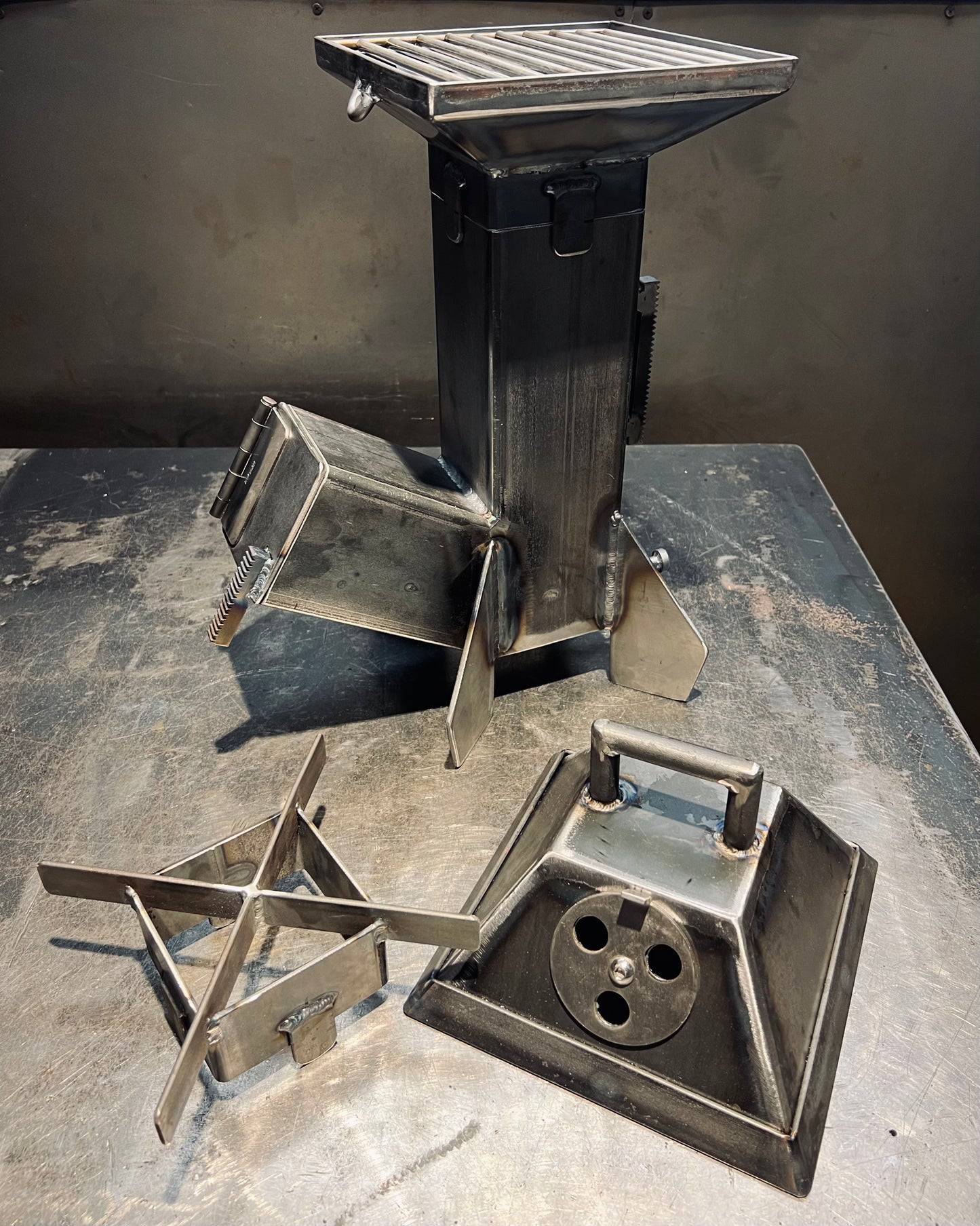 Rocket Stove 4" w/ Stainless Grill & Lid Attachment